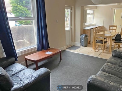 Semi-detached house to rent in Seymour Road, Bishopston, Bristol BS7