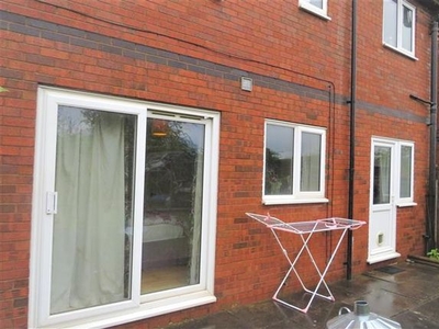 Studio to rent in Caterham Drive, Kingswinford DY6