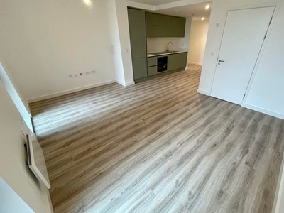 Studio to rent in Kimpton Road, Luton LU2