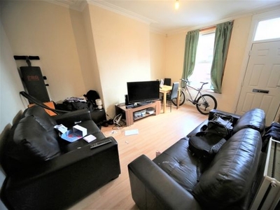 Terraced house to rent in Harold View, Hyde Park, Leeds LS6