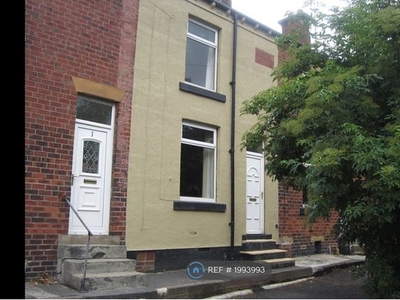 Terraced house to rent in Providence Mount, Morley, Leeds LS27