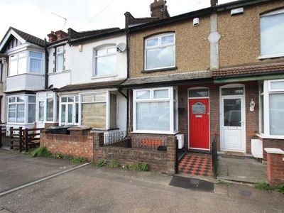 Terraced house to rent in Turners Road South, Luton LU2