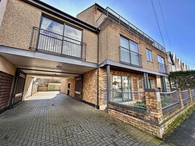 1 bedroom flat for sale Hadleigh, SS9 2AY