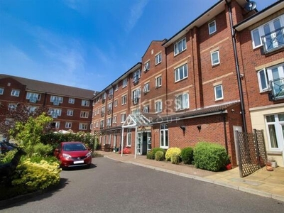 1 Bedroom Shared Living/roommate Turners Hill West Sussex