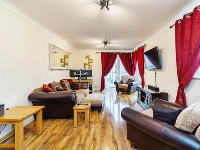 2 Bedroom Apartment For Sale In Broughton, Milton Keynes