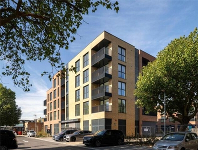 2 Bedroom Apartment For Sale In Town Centre, Hatfield