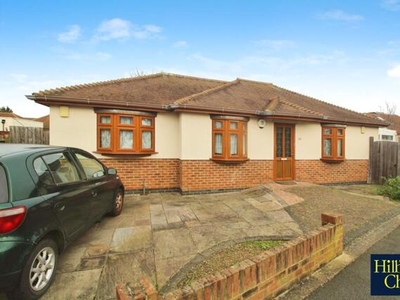 2 Bedroom Bungalow For Sale In Hornchurch, Essex