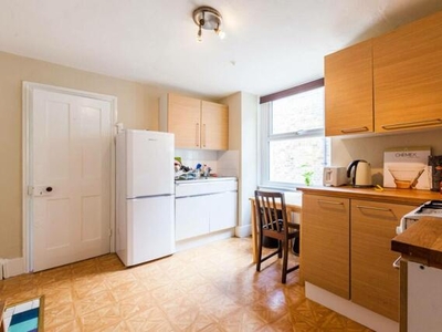 2 Bedroom Flat For Rent In Brixton Hill, London