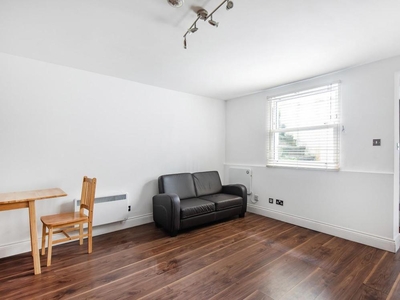 2 bedroom Flat for sale in Dawes Road, Fulham SW6