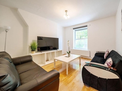 2 bedroom Flat for sale in Falmouth Road, Elephant and Castle SE1