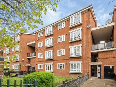 2 bedroom Flat for sale in Smallwood Road, Tooting SW17