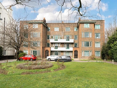 3 bedroom Flat for sale in Streatham Common North, Streatham SW16