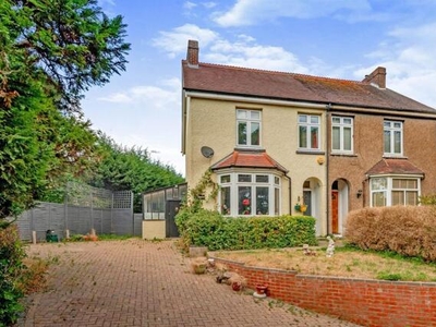 3 Bedroom Semi-detached House For Sale In Merstham