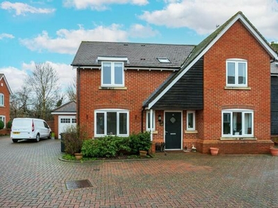 4 Bedroom Detached House For Rent In St. Albans, Hertfordshire