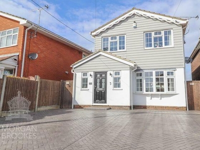 4 bedroom detached house for sale Canvey Island, SS8 8AH