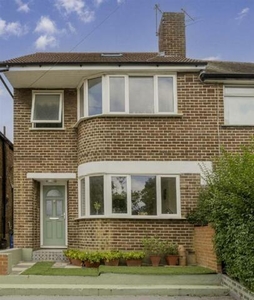 5 Bedroom Semi-detached House For Sale In Mill Hill East