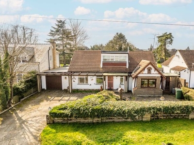 Bungalow for sale in The Mall, Park Street, St. Albans, Hertfordshire AL2