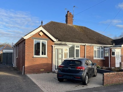 Bungalow to rent in Summer Close, Exeter EX4