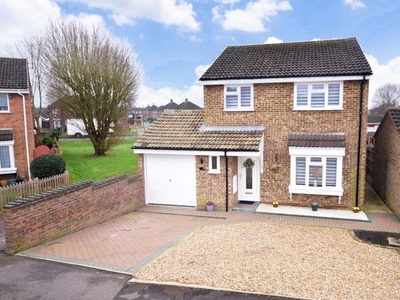 Detached house for sale in Carina Drive, Leighton Buzzard LU7