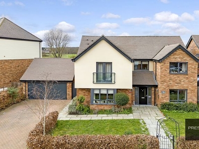 Detached house for sale in Park View, Chigwell IG7