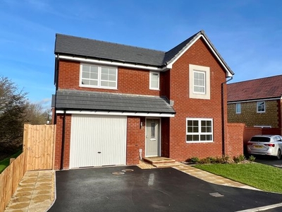 Detached house to rent in Baynton Close, Westbury, Wiltshire BA13