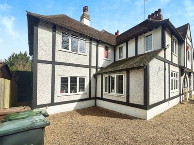 Detached house to rent in Chorleywood Road, Rickmansworth, Hertfordshire WD3