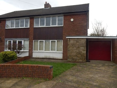 Detached house to rent in Kinnaird Close, Batley WF17