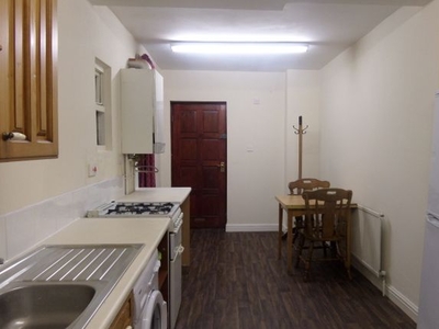 Duplex to rent in Marmion Road, Sheffield S11