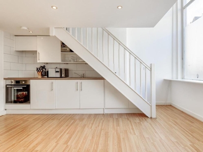 Flat for sale in Greyhound Road, Fulham W6