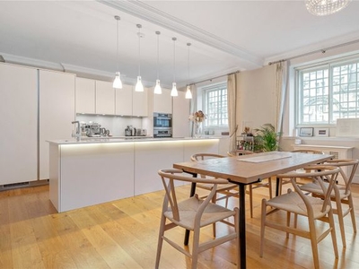 Flat for sale in Kingsway, London WC2B