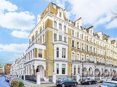 Flat for sale in Redcliffe Square, Chelsea, London SW10