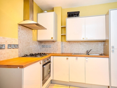 Flat in Moray Mews, Finsbury Park, N7