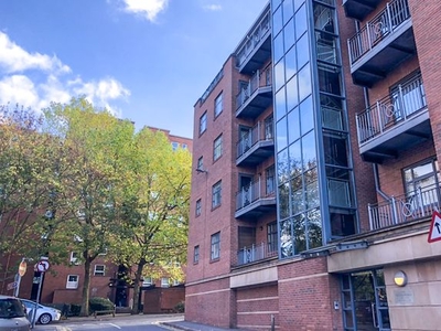 Flat to rent in Albion Street, Leicester LE1