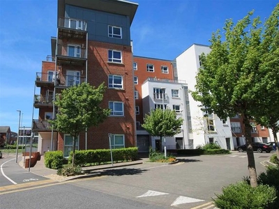 Flat to rent in Avenel Way, Poole BH15