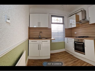 Flat to rent in Balmoral Road, Doncaster DN2