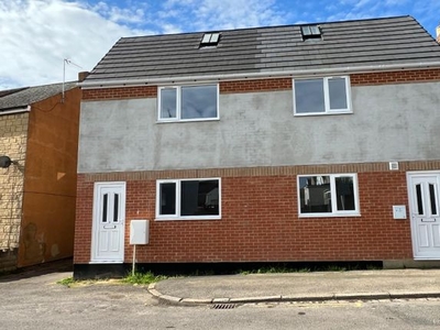 Flat to rent in Butterworth Street, Rodbourne, Swindon SN1