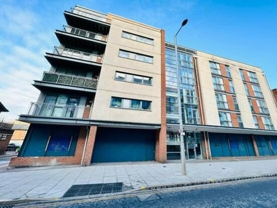 Flat to rent in Canal Street, Nottingham NG1