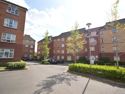 Flat to rent in Canterbury Court, Bedford Road NN1