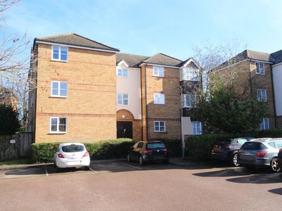 Flat to rent in Chagny Close, Letchworth Garden City SG6