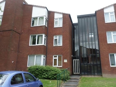 Flat to rent in Delbury Court, Hollinswood, Telford TF3