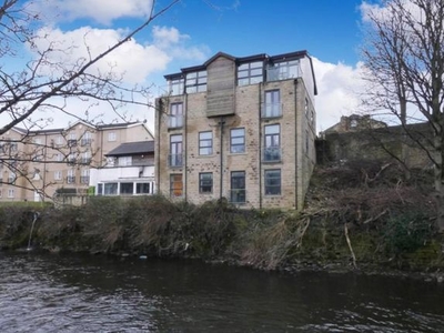 Flat to rent in Dockfield Terrace, Shipley BD17