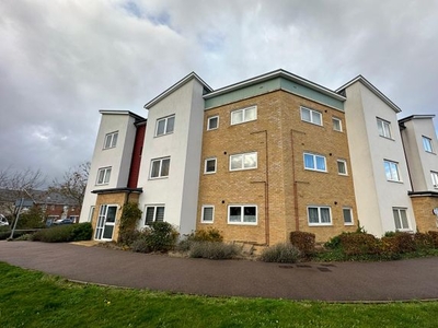 Flat to rent in Gladwin Way, Harlow CM20