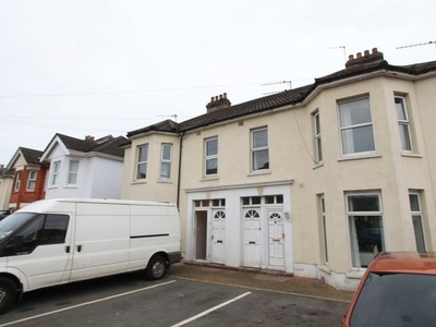 Flat to rent in Malmesbury Park Road, Bournemouth BH8