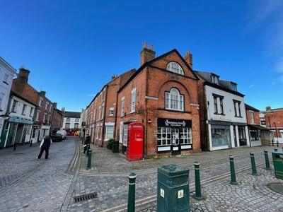 Flat to rent in Market Street, Atherstone CV9