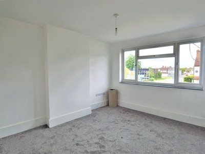 Flat to rent in New Road, Croxley Green, Rickmansworth WD3
