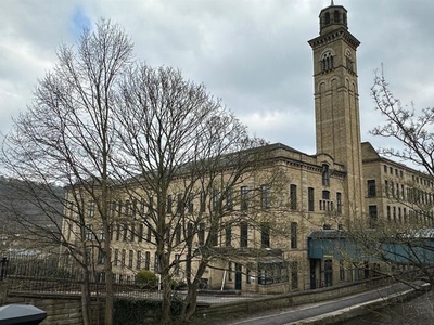 Flat to rent in Riverside Court, Victoria Road, Saltaire, Shipley BD18