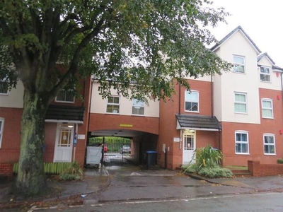 Flat to rent in The Avenue, Acocks Green, Birmingham B27