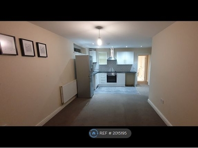 Flat to rent in The Barrel, Kidderminster DY10