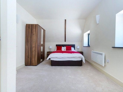 Flat to rent in Upper Blakeridge Lane, Batley, West Yorkshire WF17