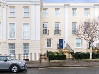 Flat to rent in Wellington Place, Priory Street, Cheltenham GL52